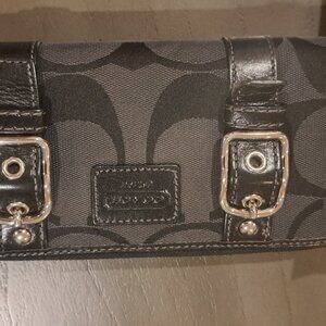 Vintage Brown Leather Wallet ZOE Signature C Zip Clutch Jacquard W Buckles )